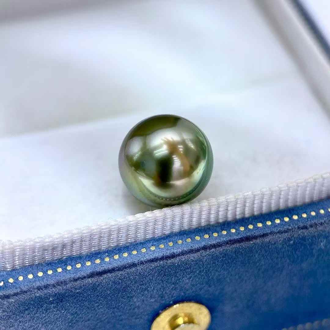 "Pacific Radiance" 10-11mm Round AAA Tahitian Pearl Jewelry - Oil-Lustre with Exquisite Overtone