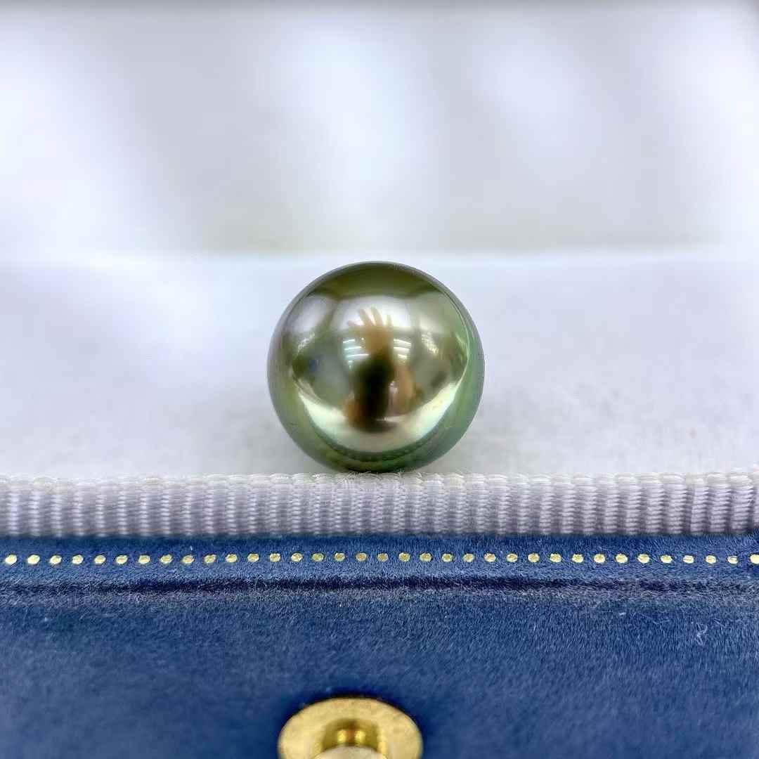 "Pacific Radiance" 10-11mm Round AAA Tahitian Pearl Jewelry - Oil-Lustre with Exquisite Overtone